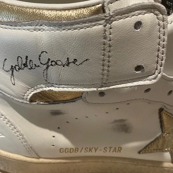 Golden Goose White Sneakers with Gold Star Accent - Picture 5 of 7